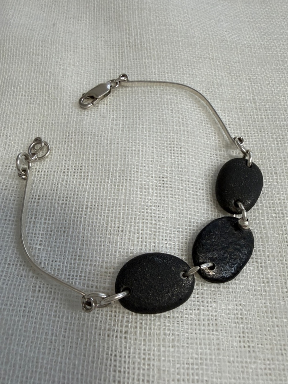 Silver 925 Bracelet with Beach Black Oval Stones